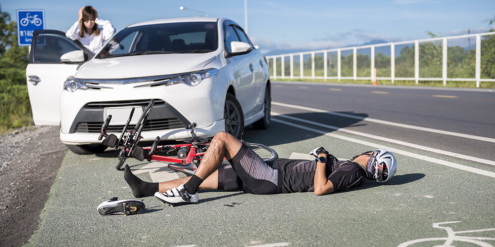 Photo of a car accident that requires support from a personal injury law firm.