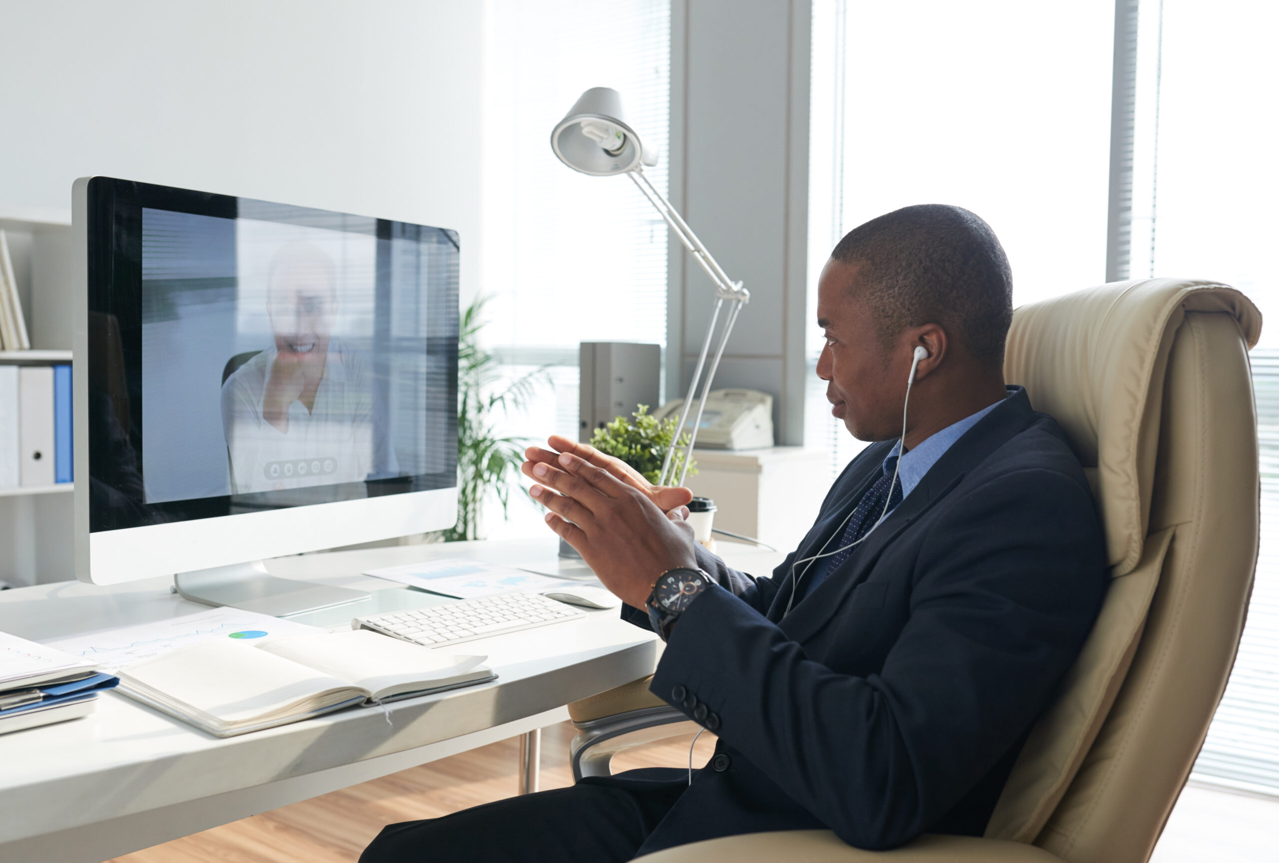 Lawyer-Using-Remote-Witness-Preparation