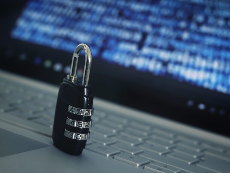 lock-on-computer-keyboard